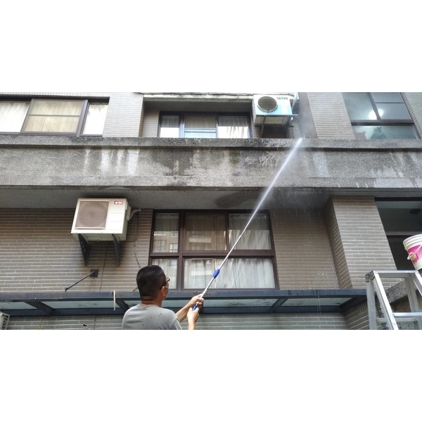 抿石子外牆清洗