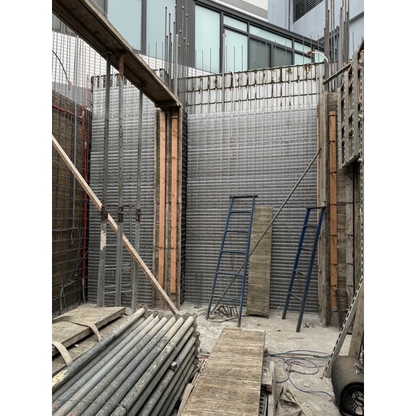 楊梅上湖口國小旁，住宅新建工程-新耀輝工業有限公司
