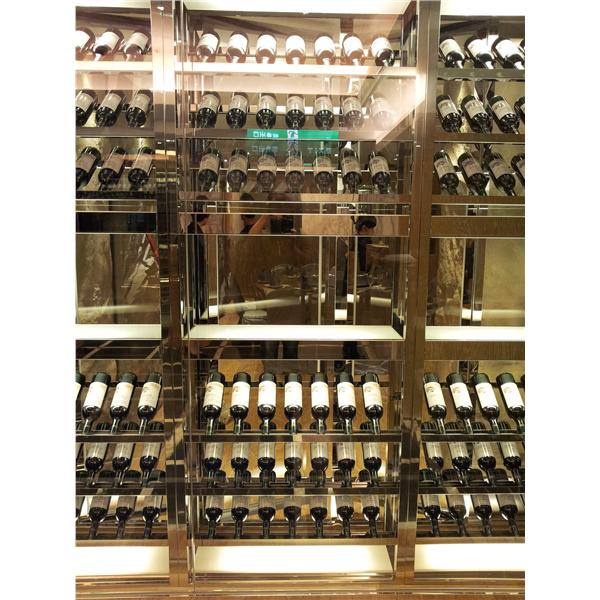 板橋吉立餐廳酒櫃