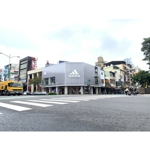 高雄新崛江愛迪達-佐東企業有限公司