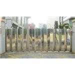 密閉式伸縮大門-國際得利捲門金屬建材有限公司