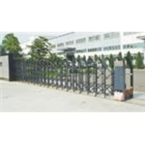 半密閉式伸縮大門-國際得利捲門金屬建材有限公司