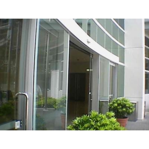 圓弧型自動門