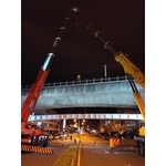 鐵道路廊台3跨越自行車橋工程施工