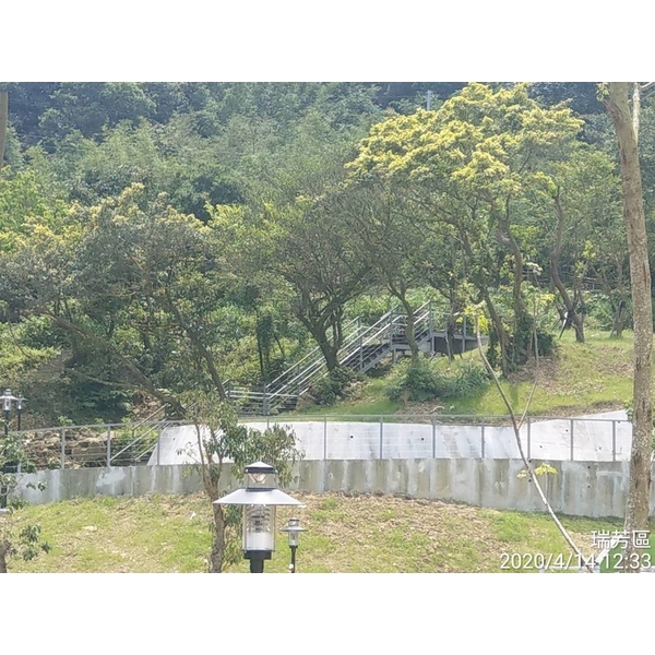 鋼梯及欄杆