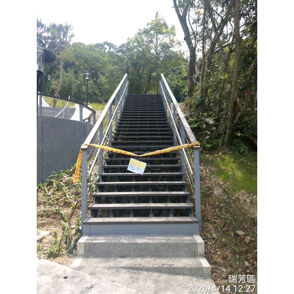 鋼梯