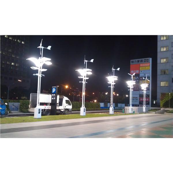 桃園特力屋廣場-風光互補路燈 桃園特力屋廣場-風光互補路燈