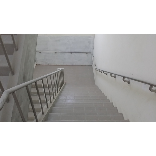 無障礙樓梯扶手