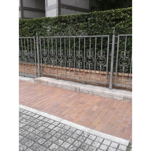 鐵欄杆