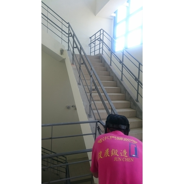 雙層殘障扶手