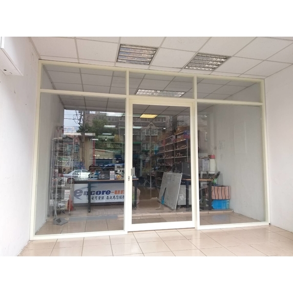 店面加裝1000型鋁隔間附加懸吊門一組-正全鋁門窗行