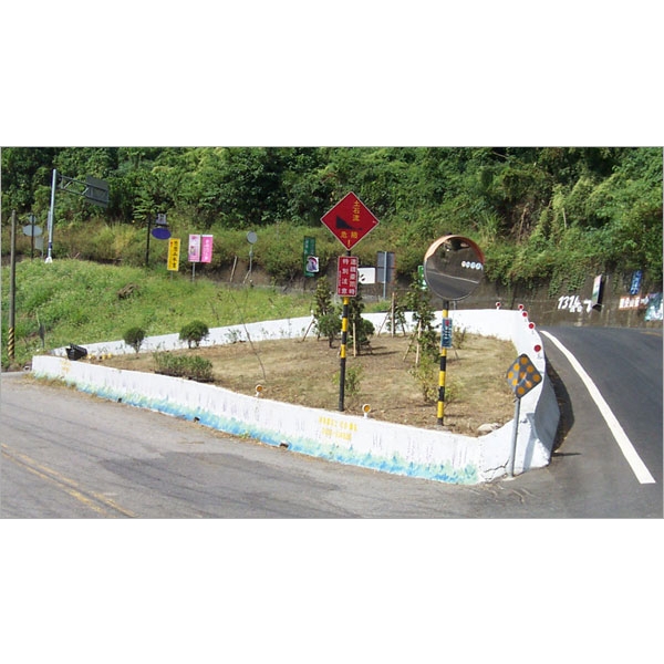 分隔島施作