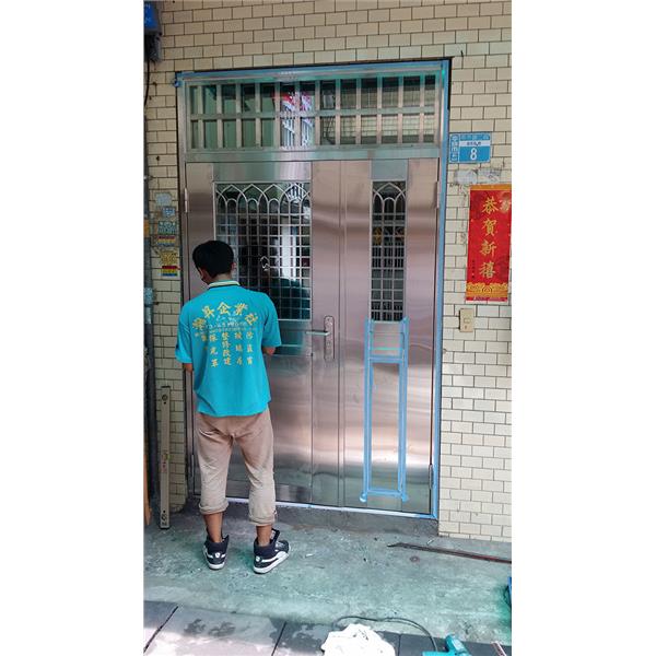 玄關外門