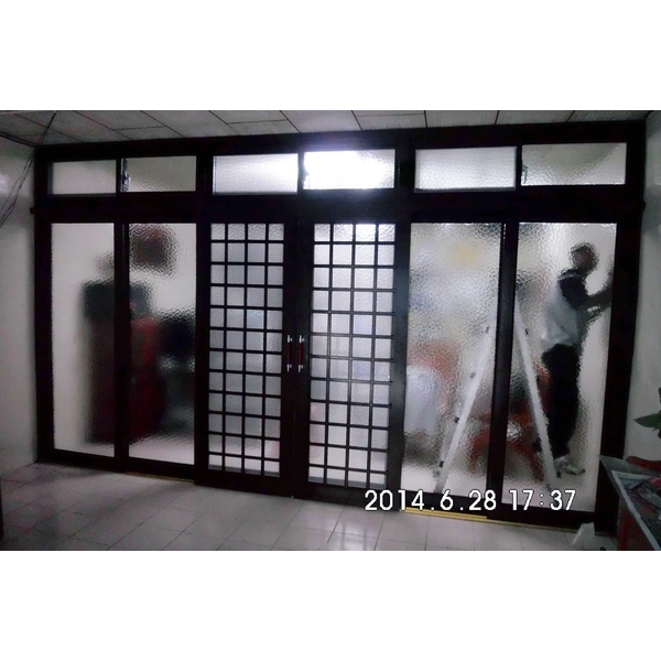 落地門＆防盜方格紗門-富立鋁門窗行