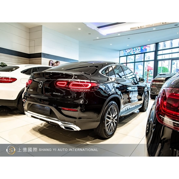 2021年式 Mercedes-Benz GLC300 4MATIC COUPE-讚星有限公司