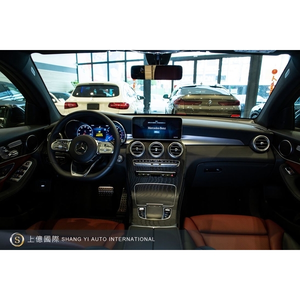 2021年式 Mercedes-Benz GLC300 4MATIC COUPE-讚星有限公司