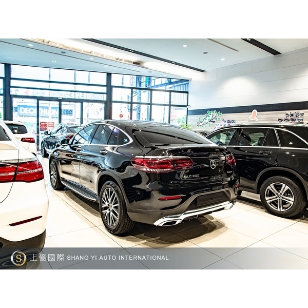 2021年式 Mercedes-Benz GLC300 4MATIC COUPE-讚星有限公司