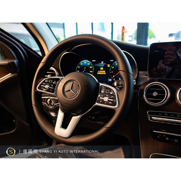 2021年式 Mercedes-Benz GLC300 SUV 4MATIC-讚星有限公司
