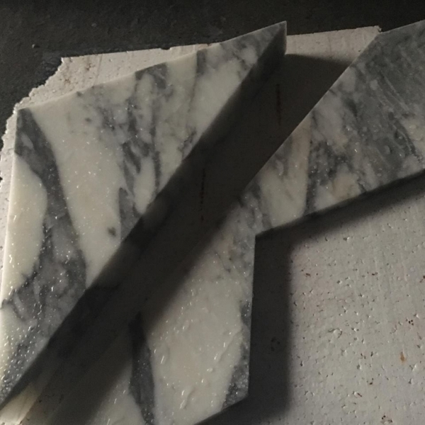 客製特殊形狀卡拉拉白立體面