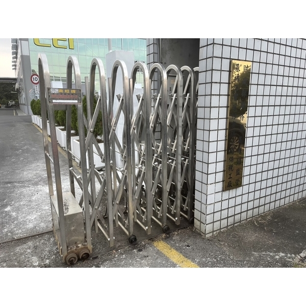 伸縮門換輪子-咏達企業行