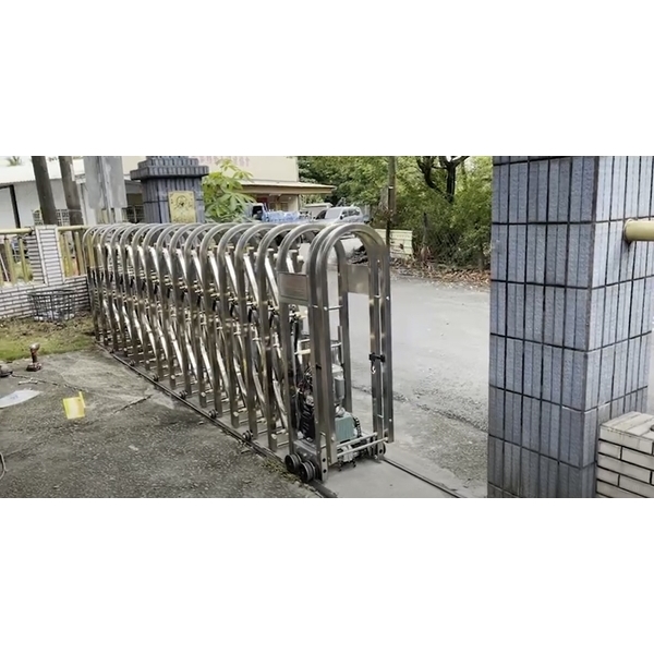 高度127公分圓型半密式電動伸縮門2-咏達企業行
