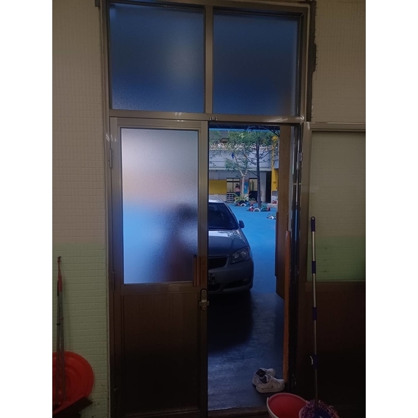 鋁門窗