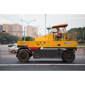 油壓三輪壓路機及舖裝機-力邦營造工程有限公司