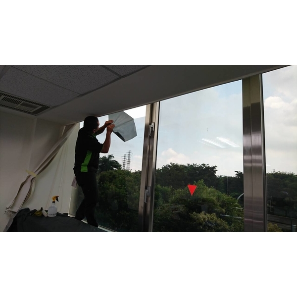 隔熱紙施工-坤獅汽車裝璜行