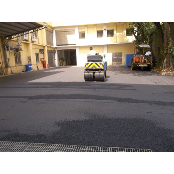 工廠路面瀝青整地壓平 工廠路面瀝青整地壓平