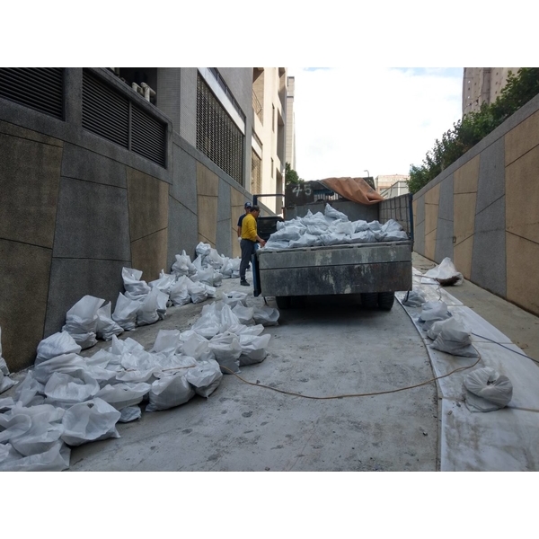 道路瀝青舖設工程