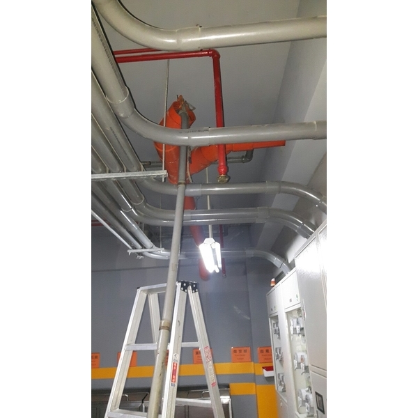 疏通水平吊管排水