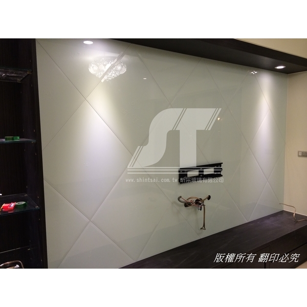廚房牆面玻璃 玻璃隔間 數位噴彩玻璃 彩繪玻璃噴圖 廚房牆面玻璃 玻璃隔間 數位噴彩玻璃 彩繪玻璃噴圖
