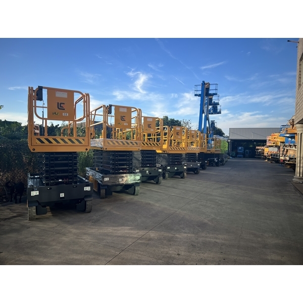 LS1012H 電動剪式高空作業平台-宏欣起重有限公司