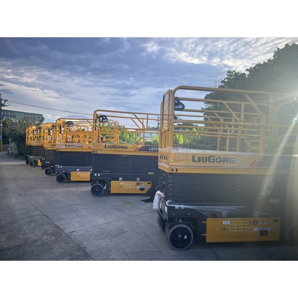 LS1012H 電動剪式高空作業平台-宏欣起重有限公司