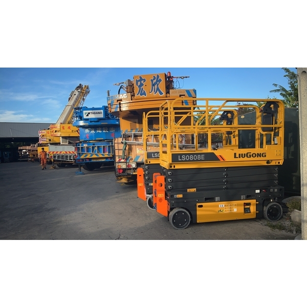 LS1012H 電動剪式高空作業平台-宏欣起重有限公司