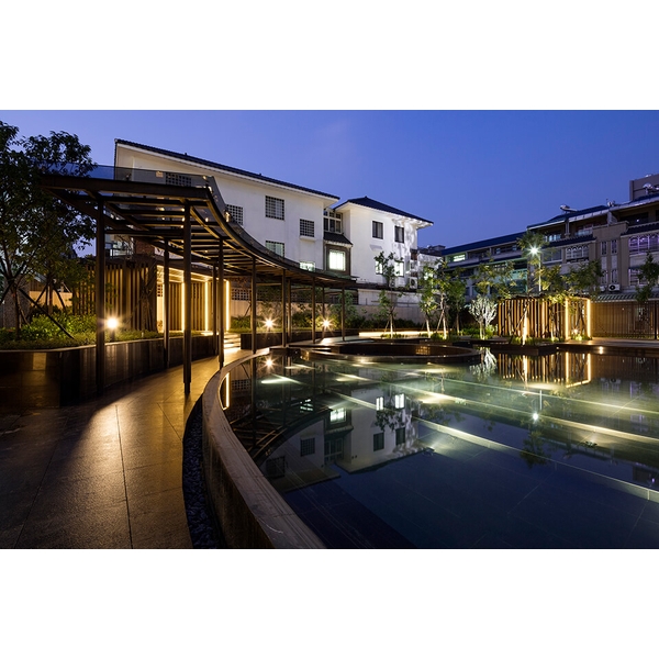 若山牧水弧形玻璃採光罩-高米金屬鍛造有限公司