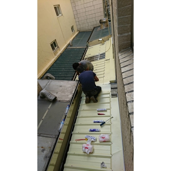 後陽台浪板更換完成-興泰工程行