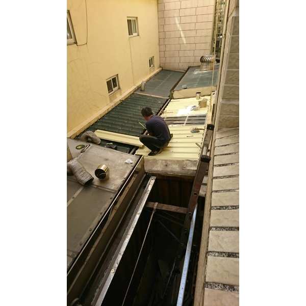 後陽台浪板更換完成-興泰工程行