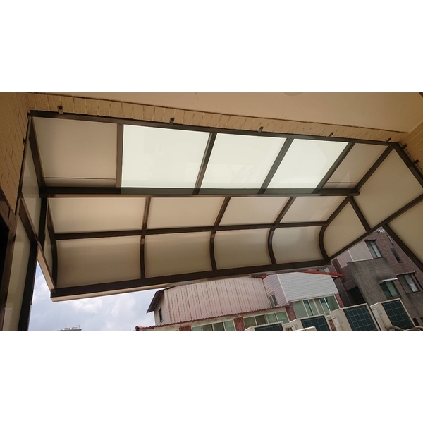 後陽台塑鋁板加玻璃採光罩-興泰工程行