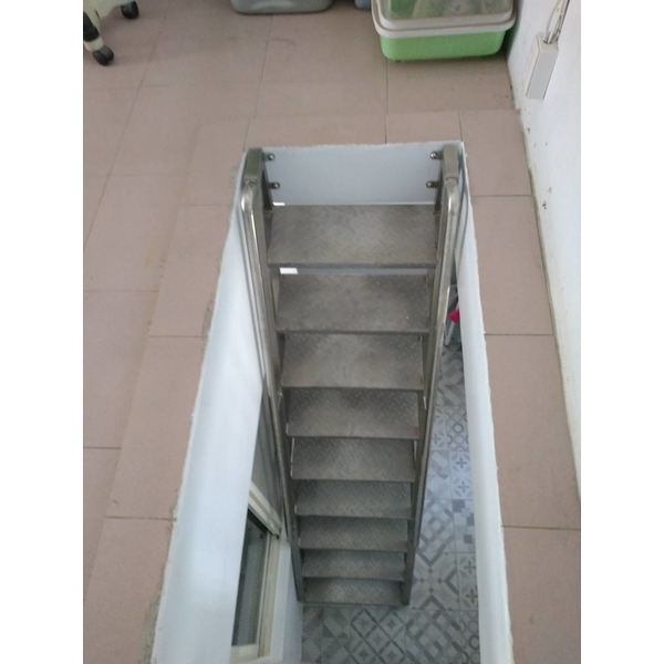 室內不鏽鋼樓梯-興泰工程行