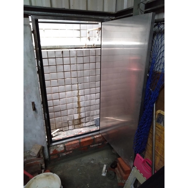不鏽鋼防水門-興泰工程行