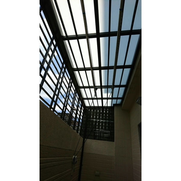 玻璃採光罩-興泰工程行