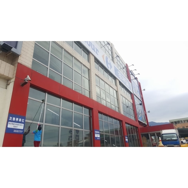 景觀玻璃-宸潔環境清潔維護服務社