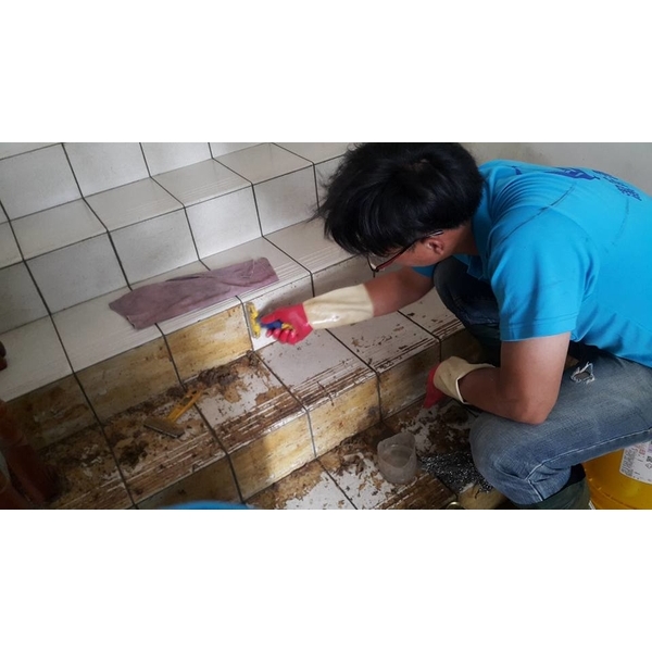 除膠作業-宸潔環境清潔維護服務社