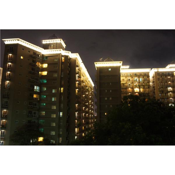 LED燈安裝實例-大廈外牆 LED燈安裝實例-大廈外牆