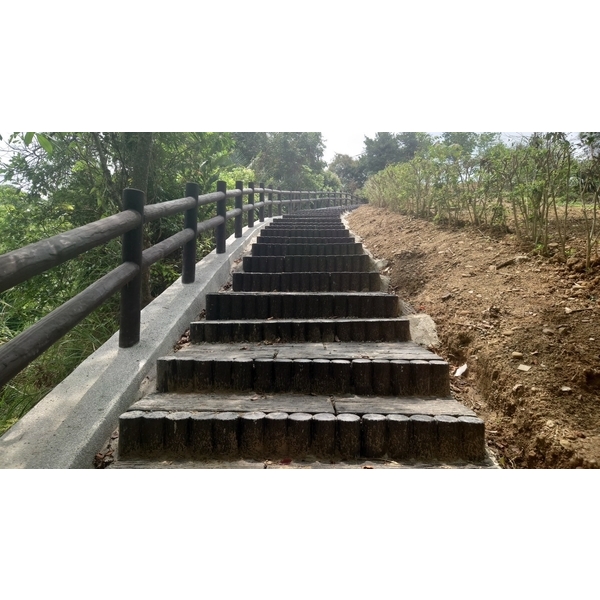 仿木階梯步道-三榮建材工業股份有限公司