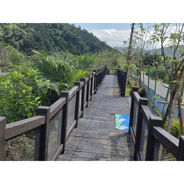 枕木棧道-三榮建材工業股份有限公司