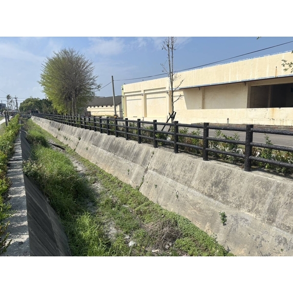 仿櫟木堤岸護欄