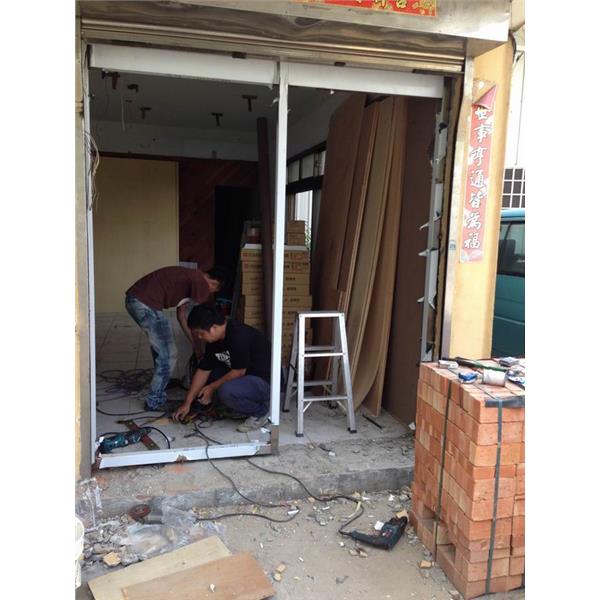 不鏽鋼門框-施工中 不鏽鋼門框-施工中
