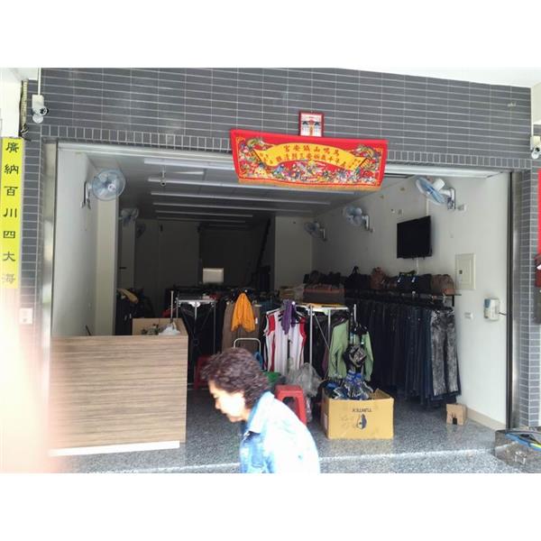 不銹鋼門面上(鏡面)施工前 不銹鋼門面上(鏡面)施工前